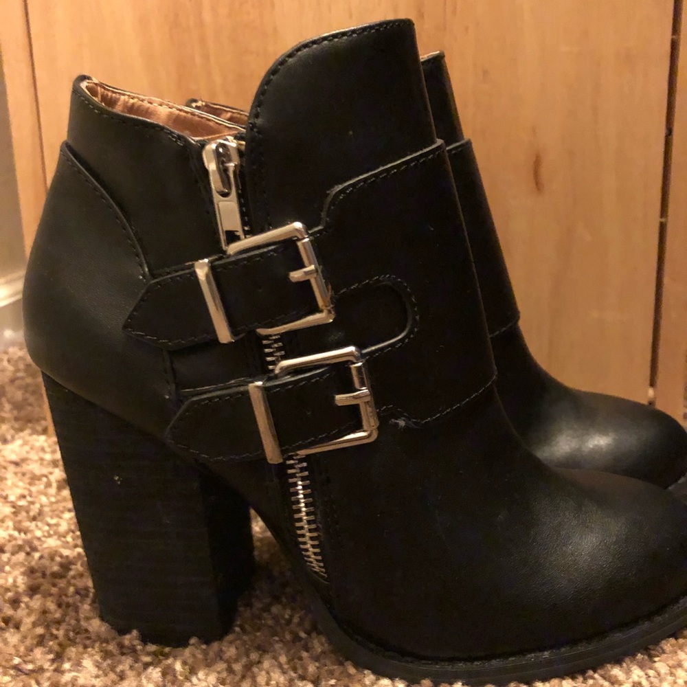 6.5 Black Booties